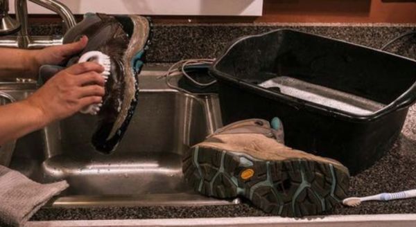 Shoes-Hand-Washing-with-Mild-Detergent